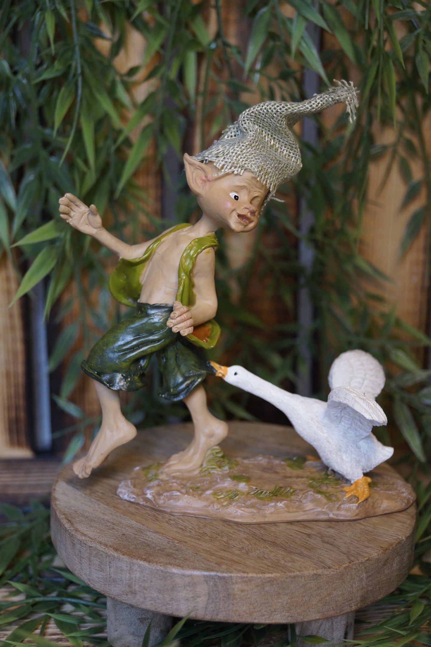 Pixie "Lass mich los Gans!" Gans hält Pixie