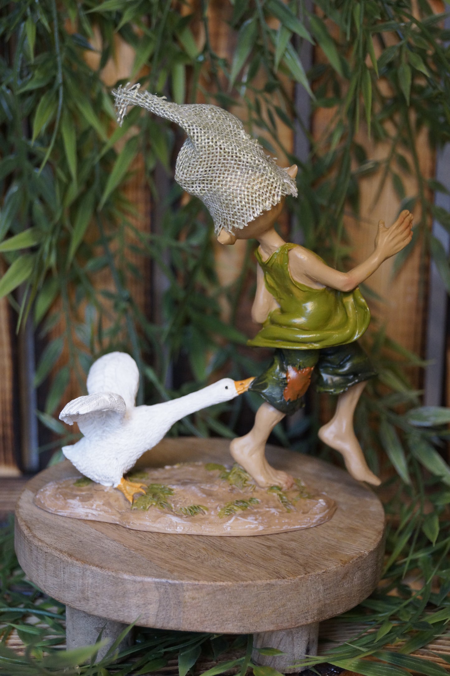 Pixie "Lass mich los Gans!" Gans hält Pixie