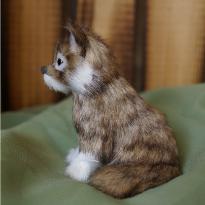 Wolf mit Kunstfell