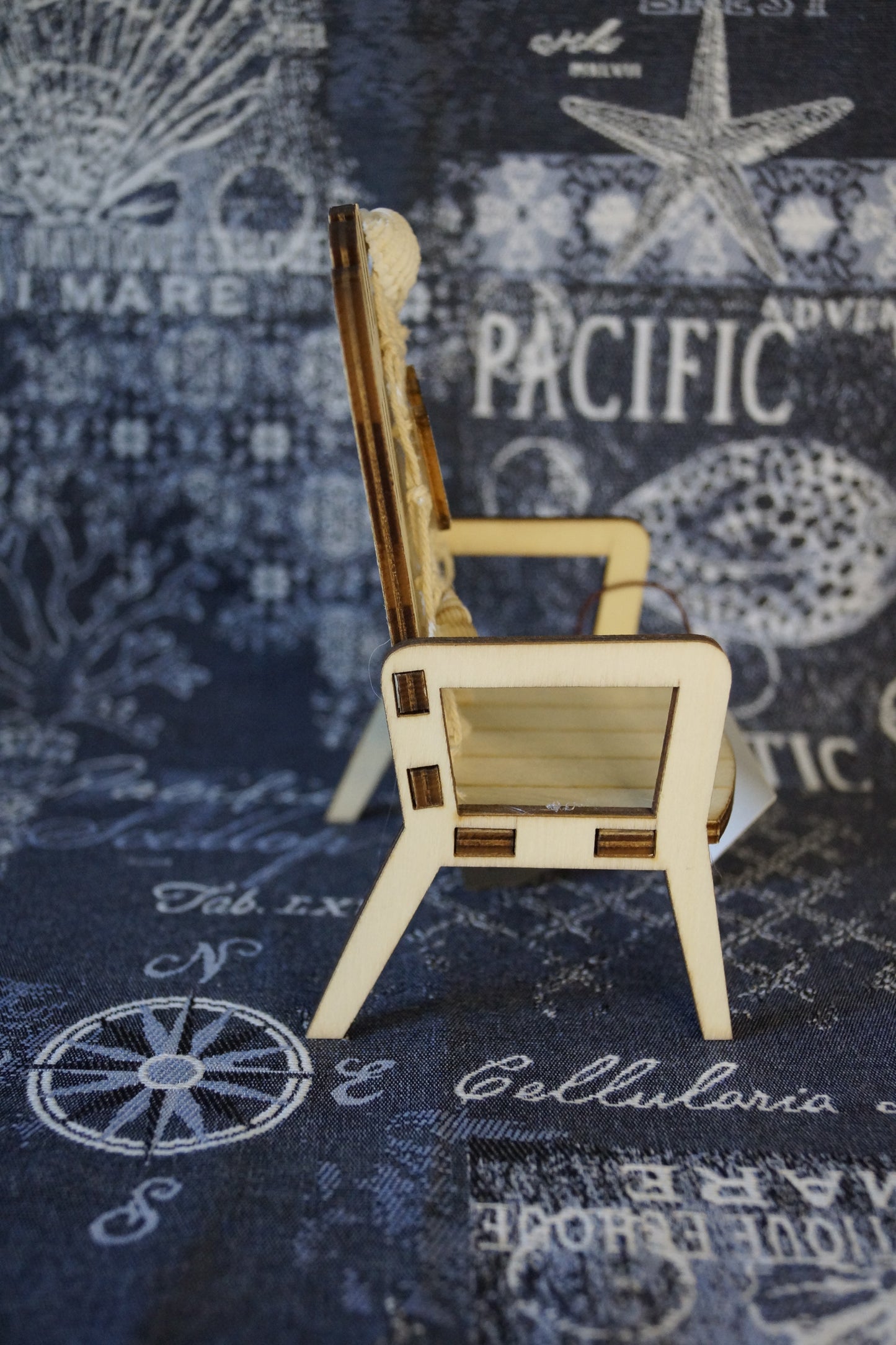 Maritime Miniatur Holzstühle