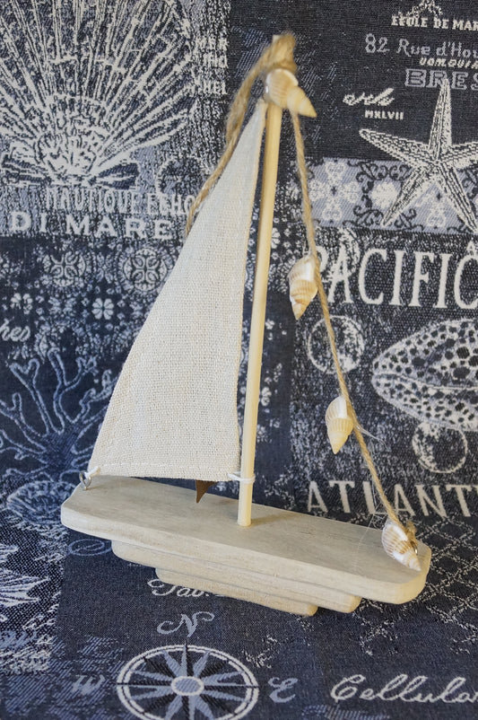 kleines Segelboot
