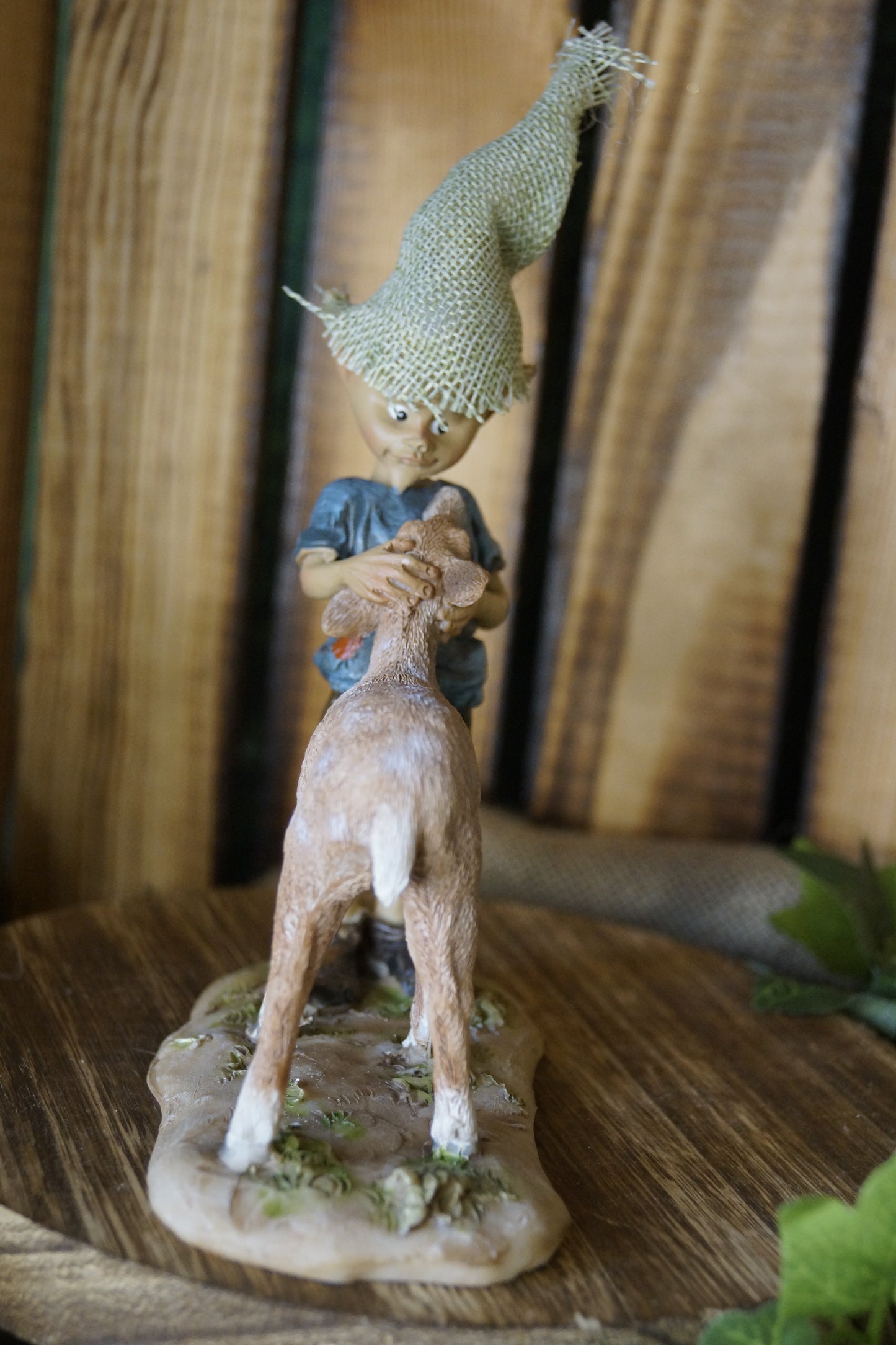 Pixie streichelt Rehkitz  "Bambi und ich"