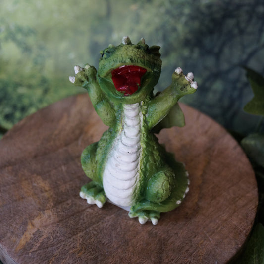 "Hurra!" Lustiger Drachen Arme hoch