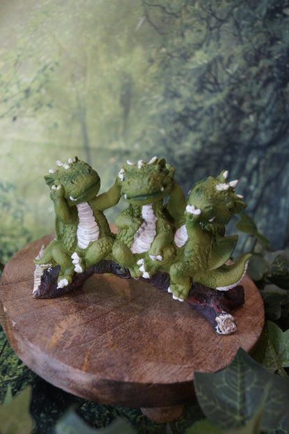 "Nichts hören/sehen/sagen" 3 kleine Drachen sitzen auf Ast