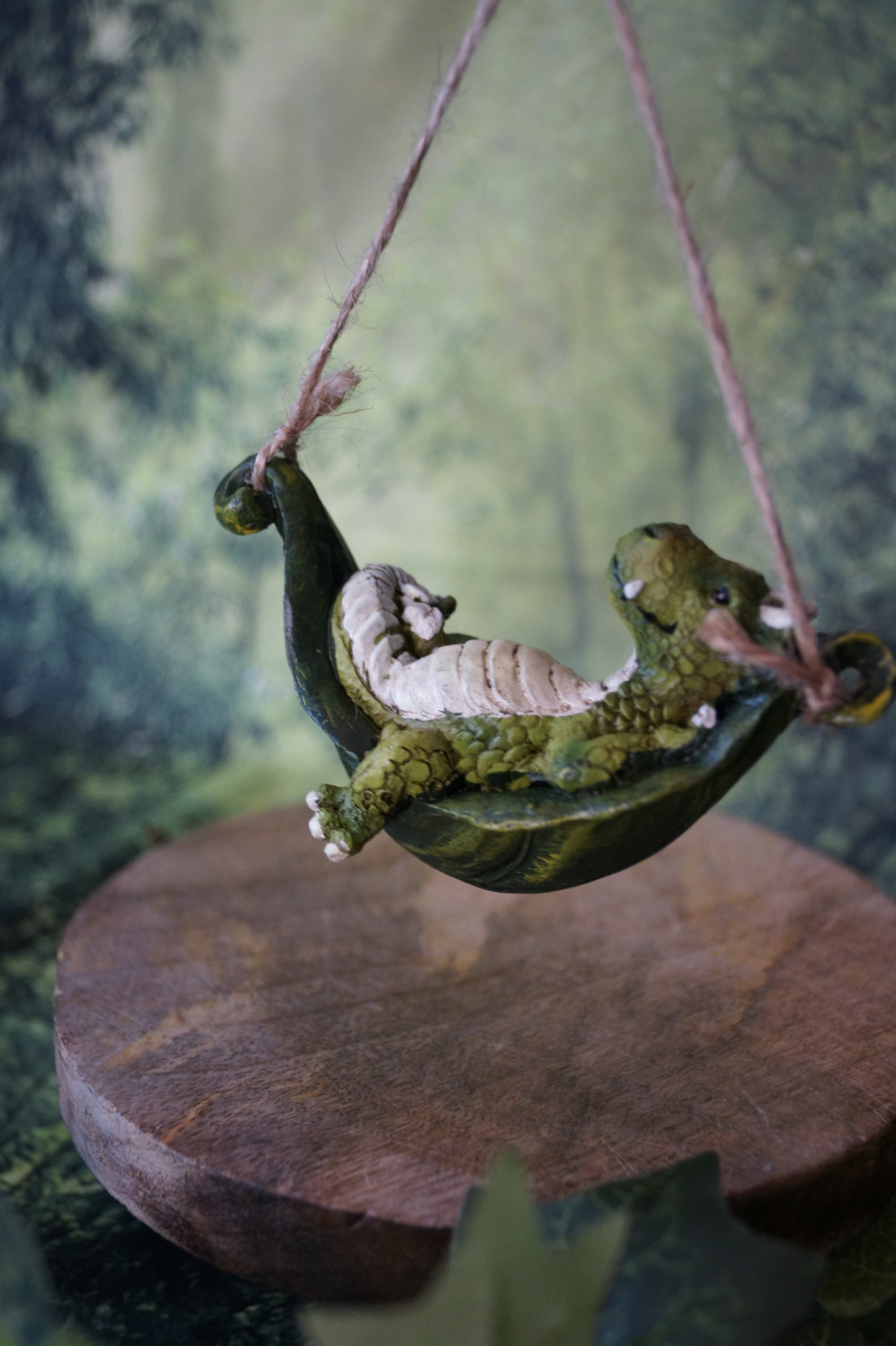 Kleiner Drachen in der Hängematte