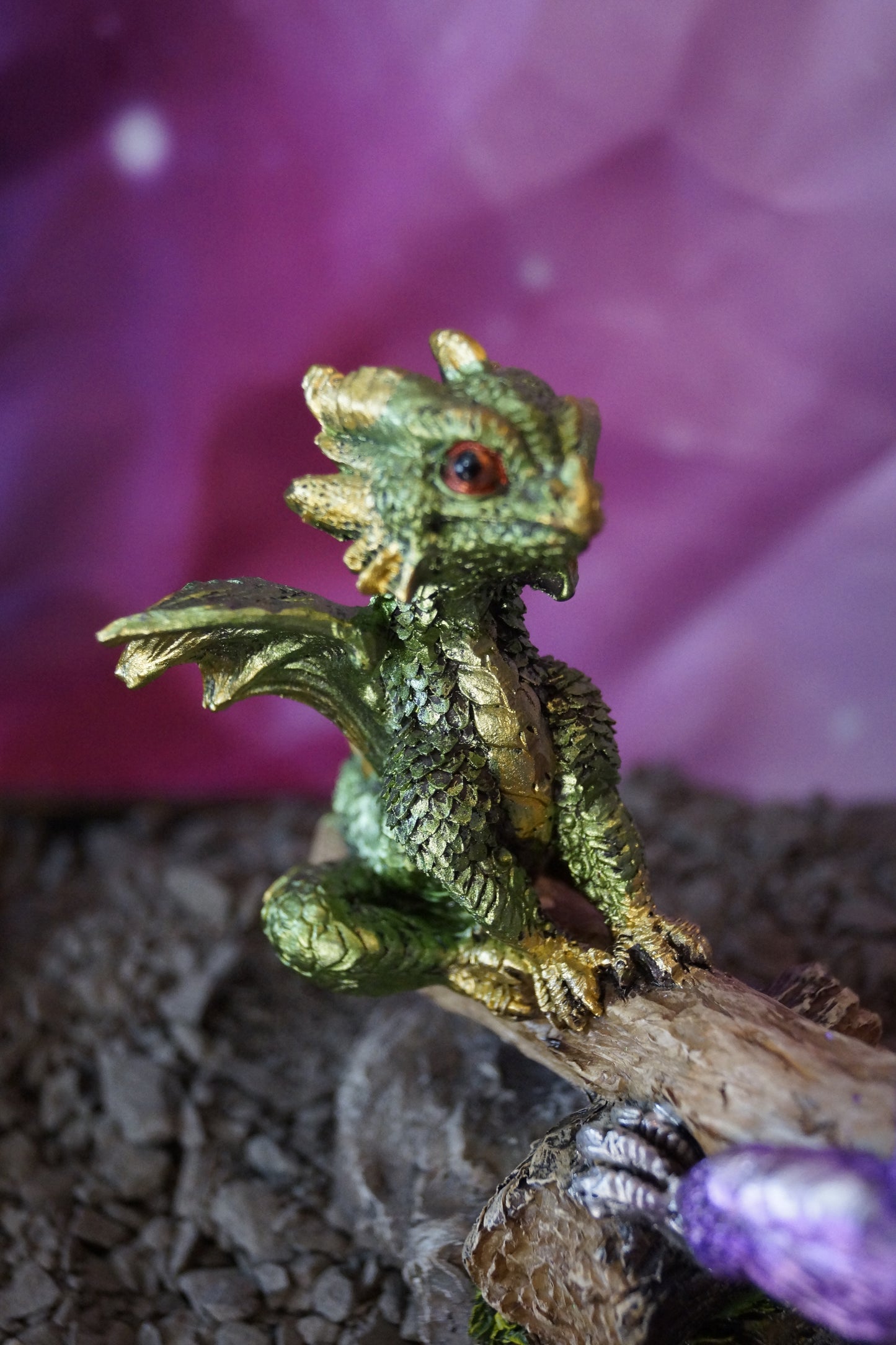 2 Drachen auf Wippe violett/grün