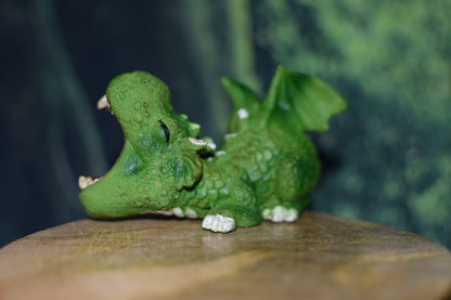 "Sonntag" kleiner Drachen Kantenhocker