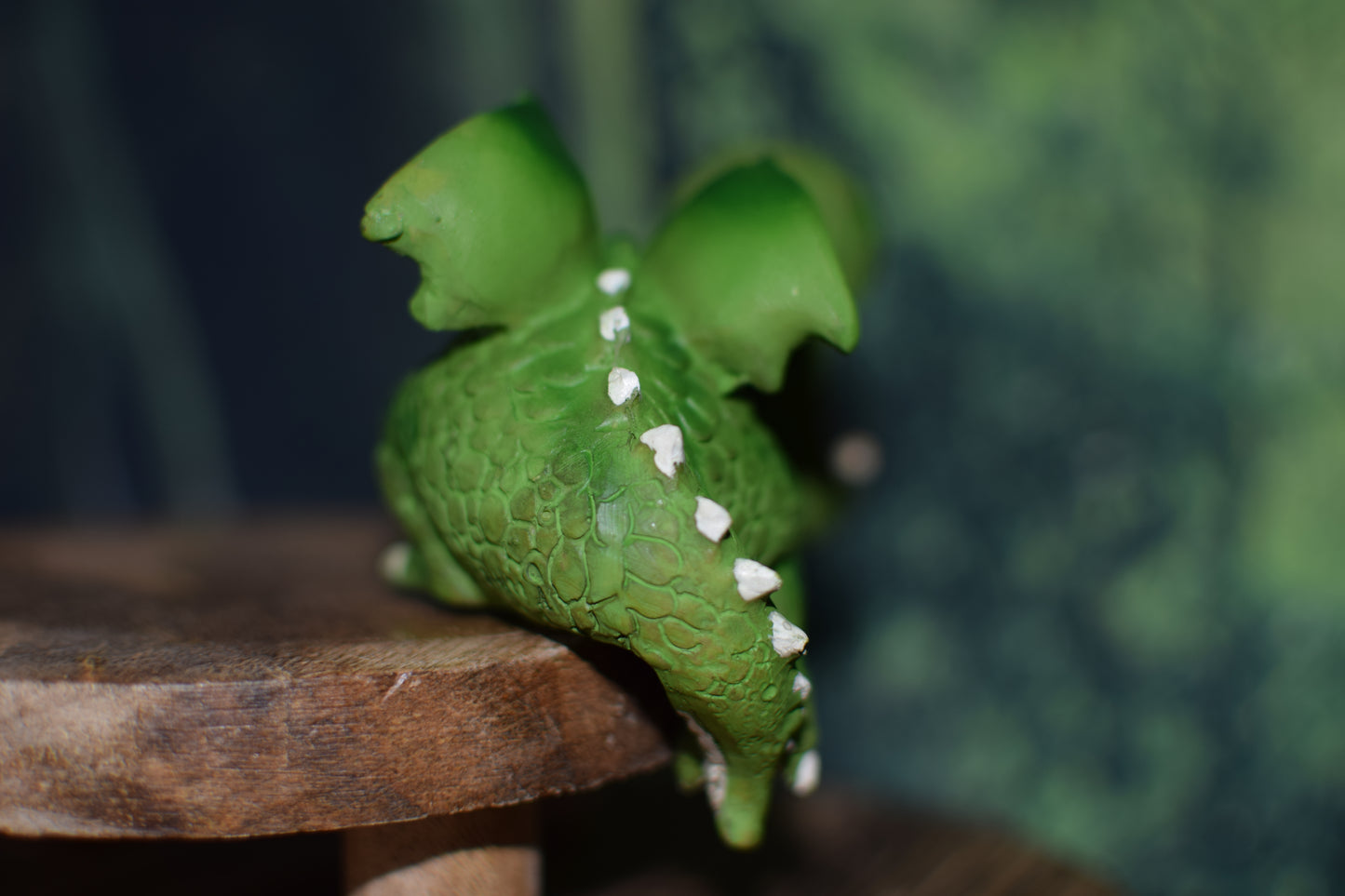 "Sonntag" kleiner Drachen Kantenhocker