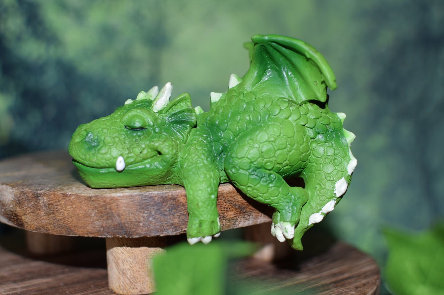 "Sonntag" kleiner Drachen Kantenhocker
