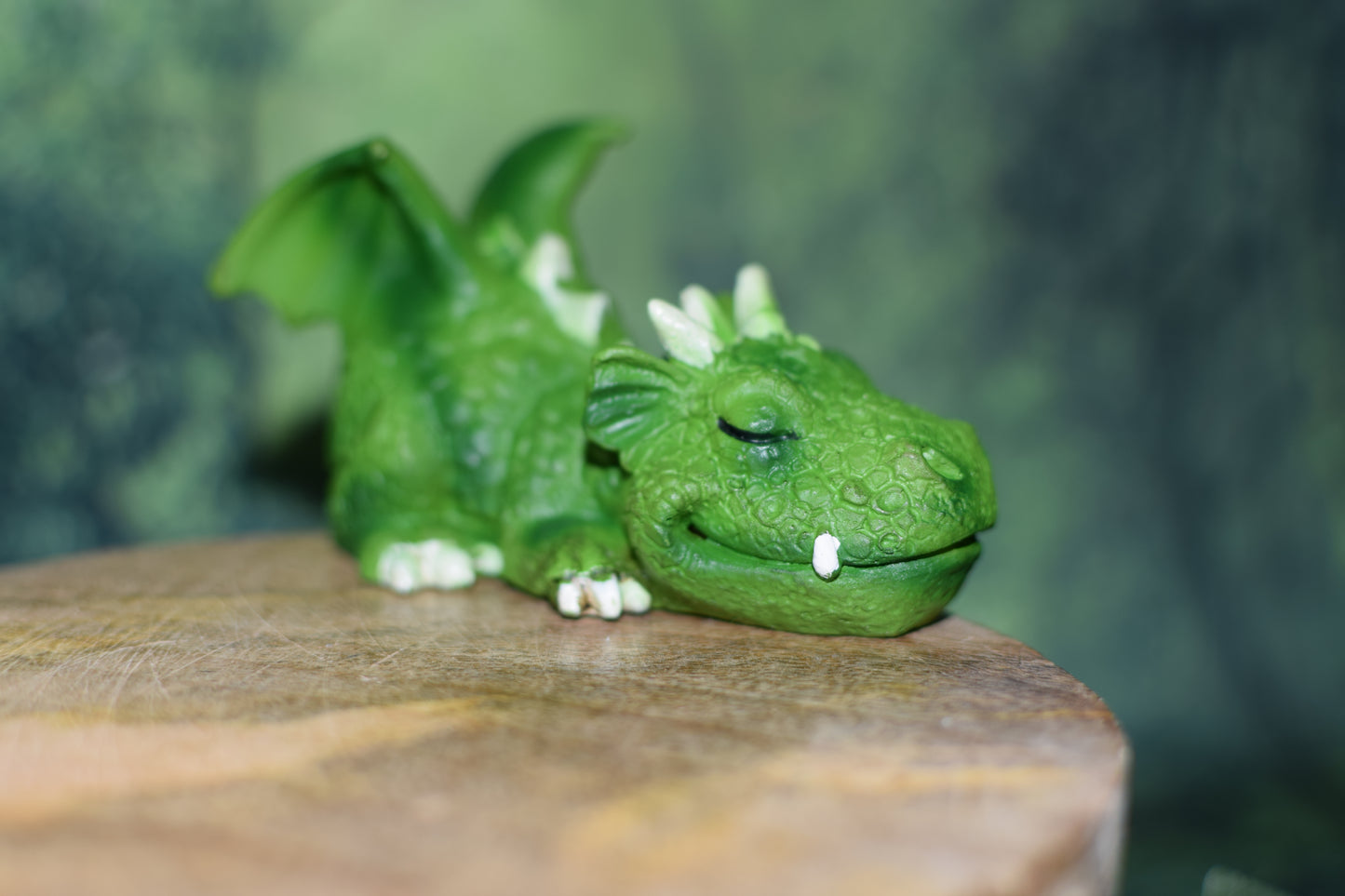 "Sonntag" kleiner Drachen Kantenhocker