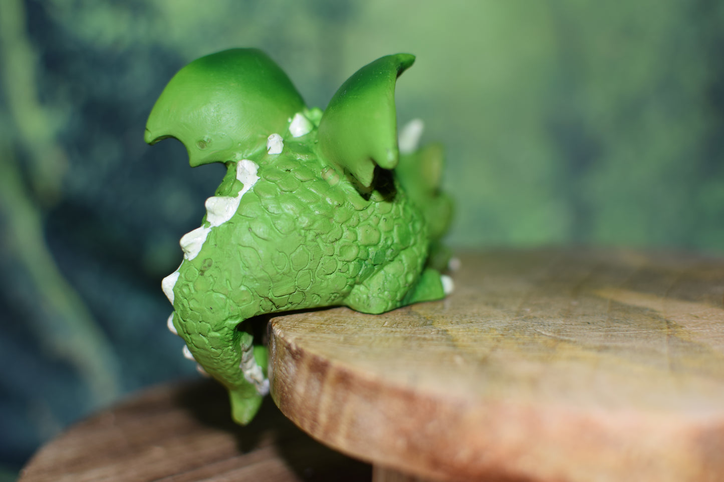 "Sonntag" kleiner Drachen Kantenhocker